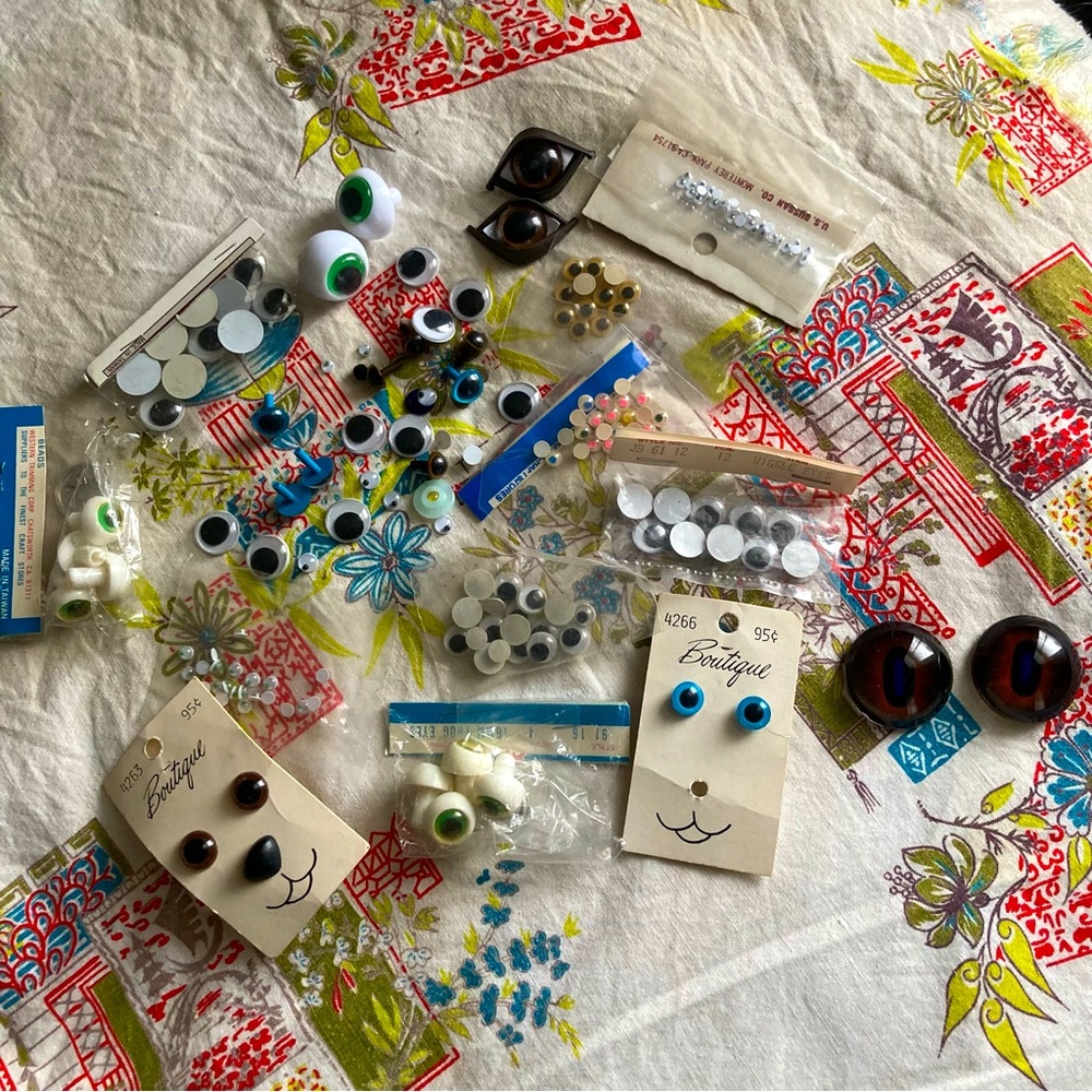 So Many Googly Eyes! 👀👁️👀😍